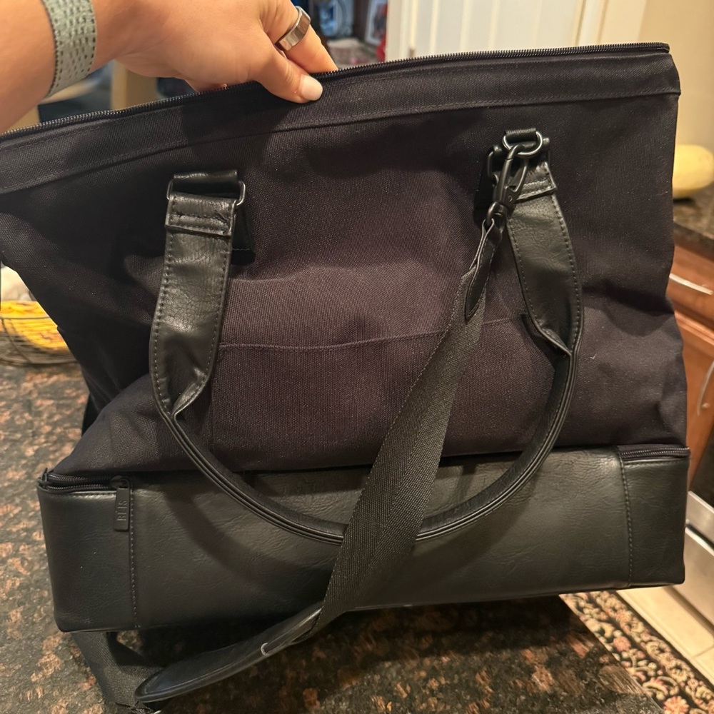 Beis Weekender Bag - Picture 3 of 5